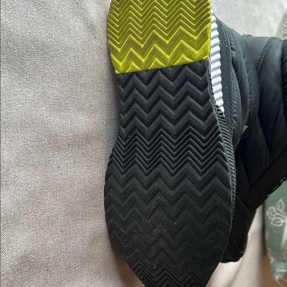 Sorel Women’s Black Winter Boots, Excellent Condition, Size 6.5 - Picture 4 of 5